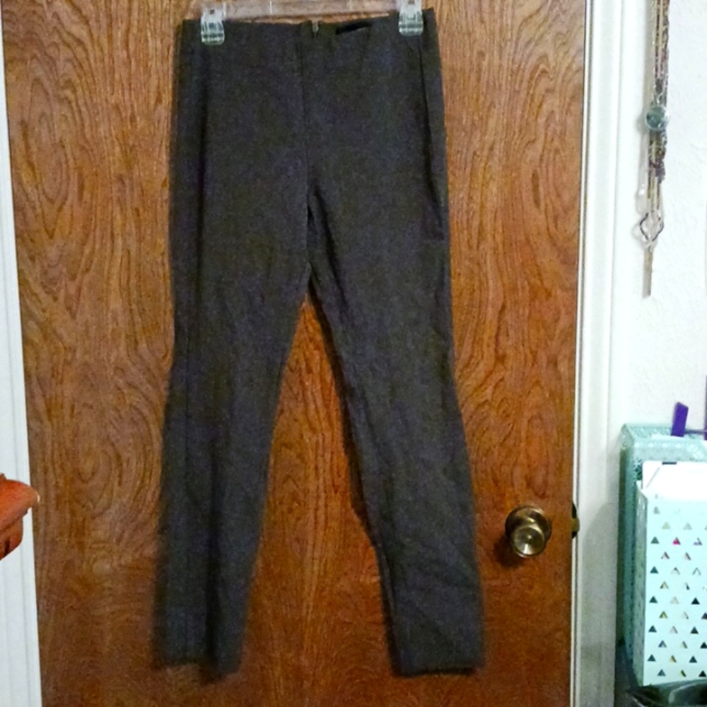 Who What Wear olive drab skinny pants/leggings, stretchy, zip back